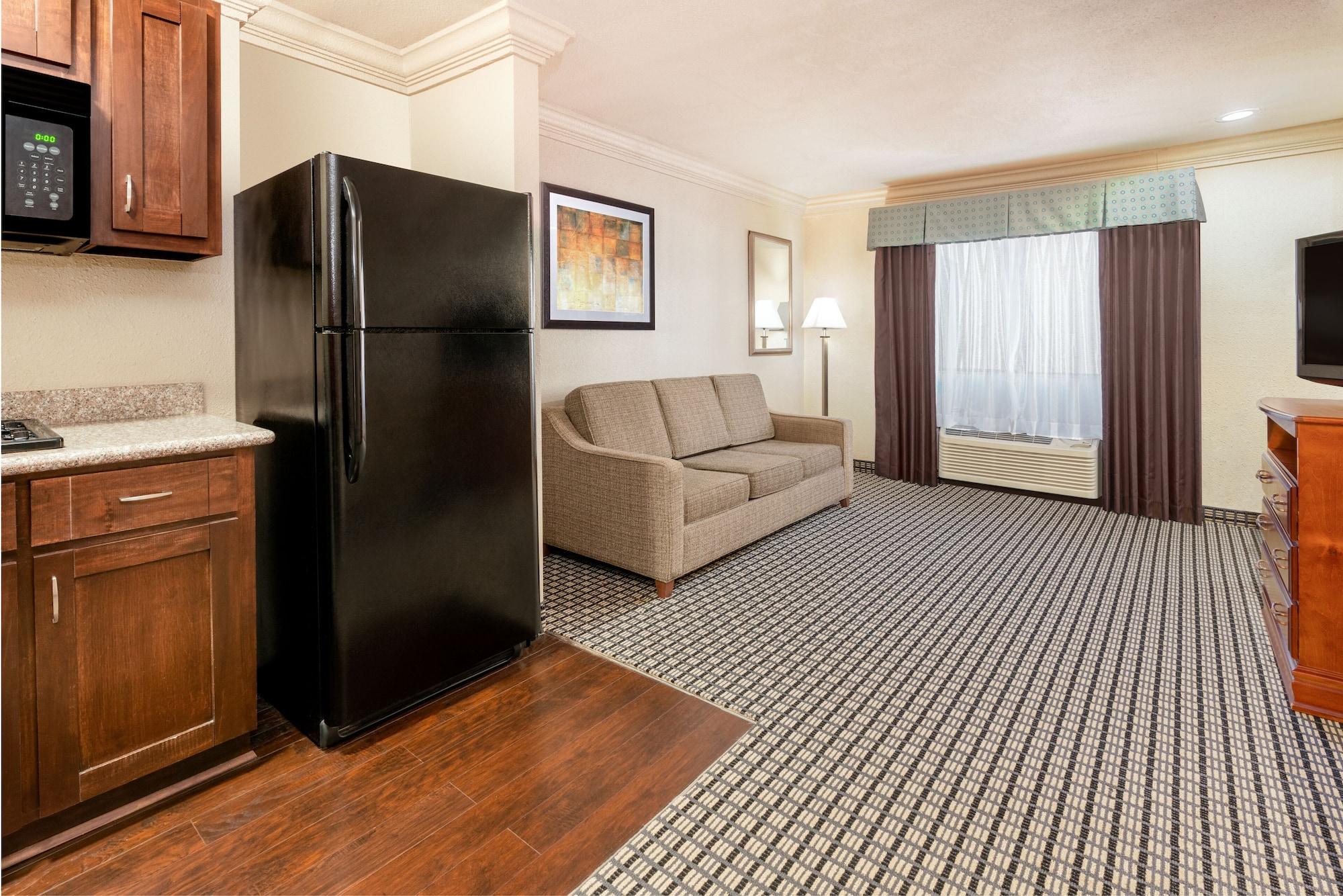 Ramada By Wyndham Houston Intercontinental Airport South Hotel Exterior photo