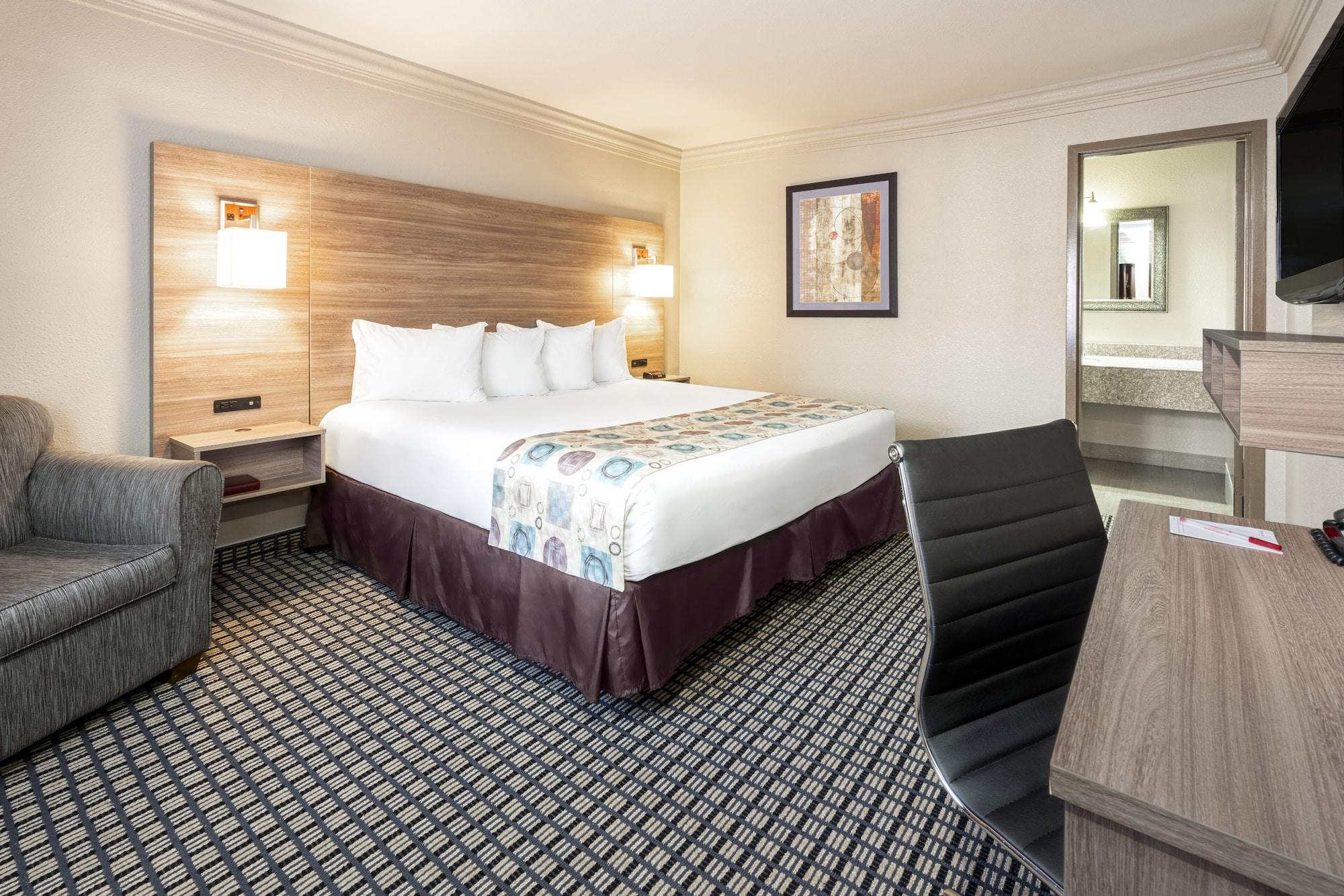 Ramada By Wyndham Houston Intercontinental Airport South Hotel Exterior photo